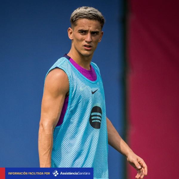 巴萨官方:加维右膝不适,将缺席客战巴列卡诺的比赛